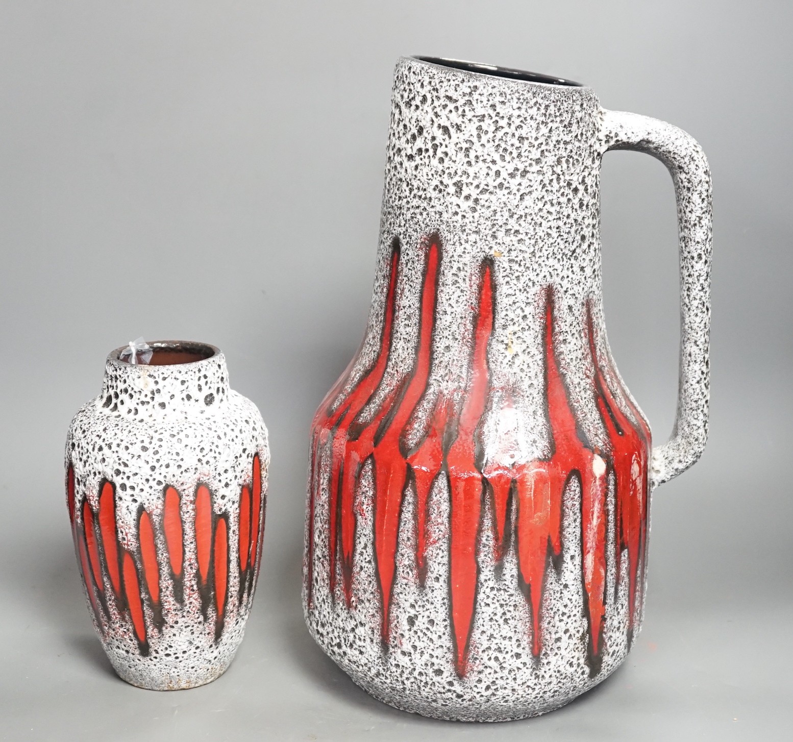 A Scheurich West German volcanic-glaze ewer and matching vase, Tallest 39 cm